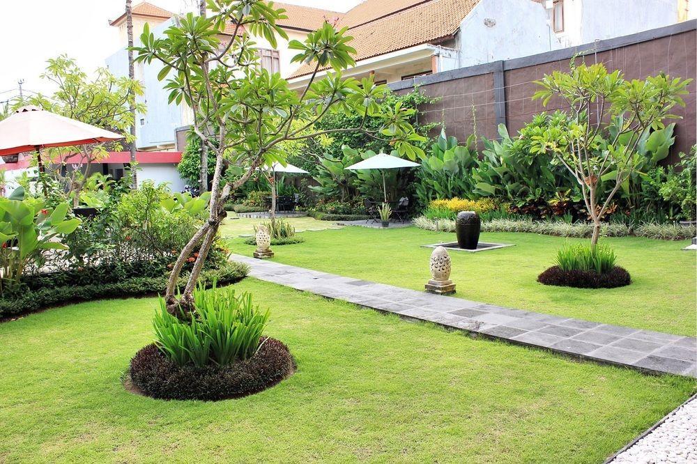 Budhi Hotel Kuta Lombok Exterior foto