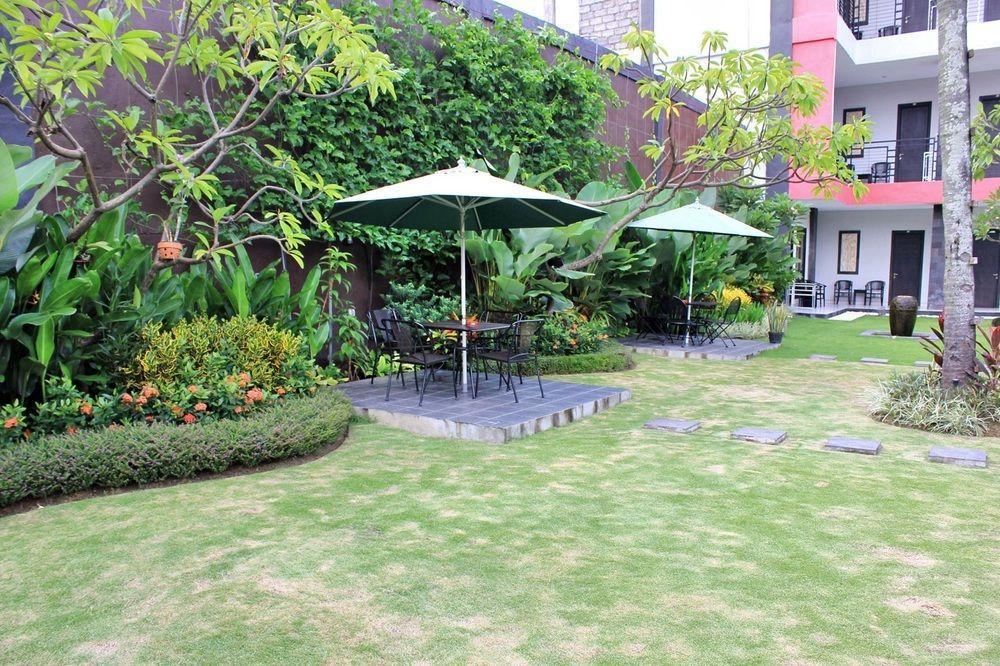 Budhi Hotel Kuta Lombok Exterior foto