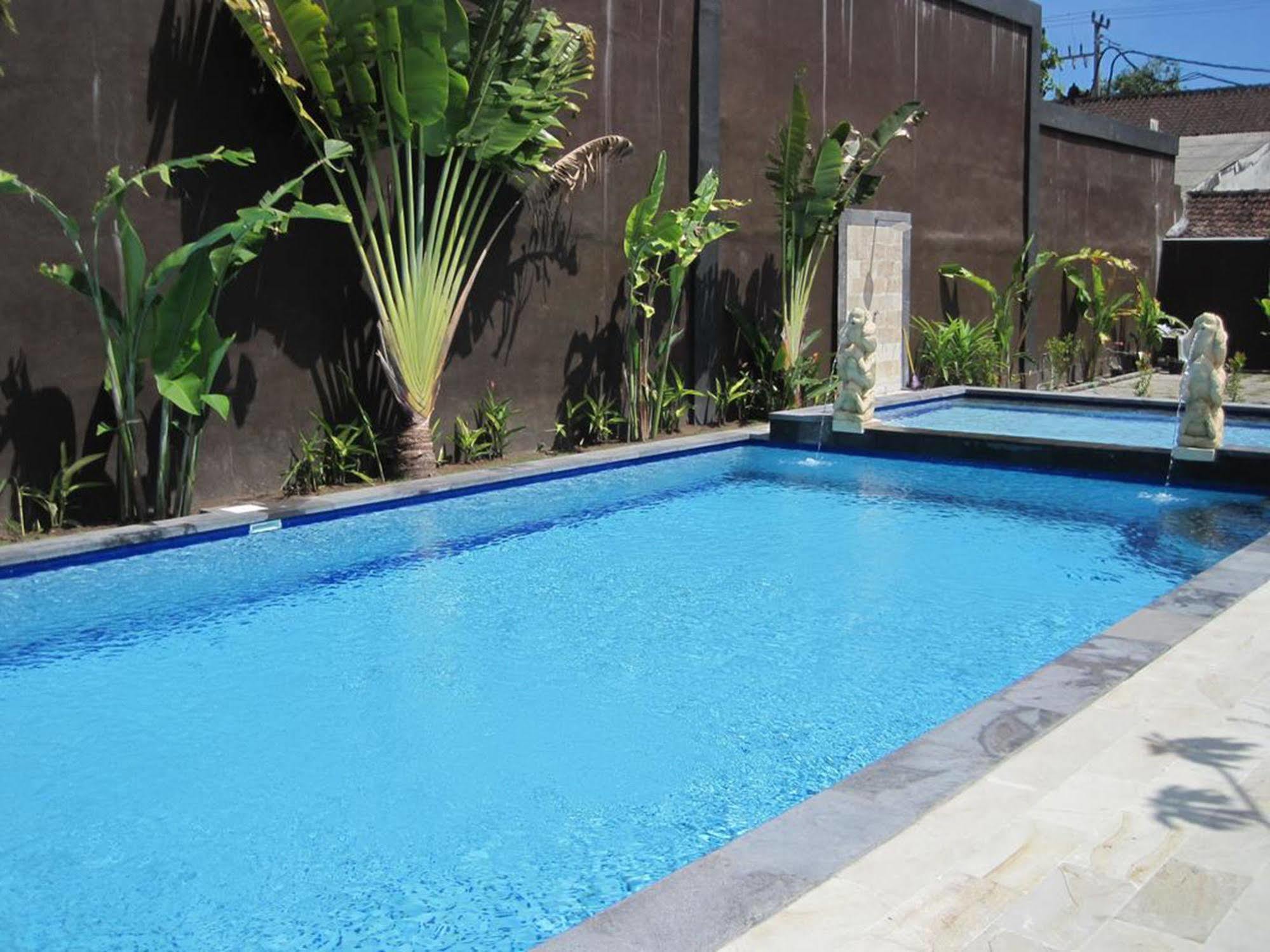 Budhi Hotel Kuta Lombok Exterior foto