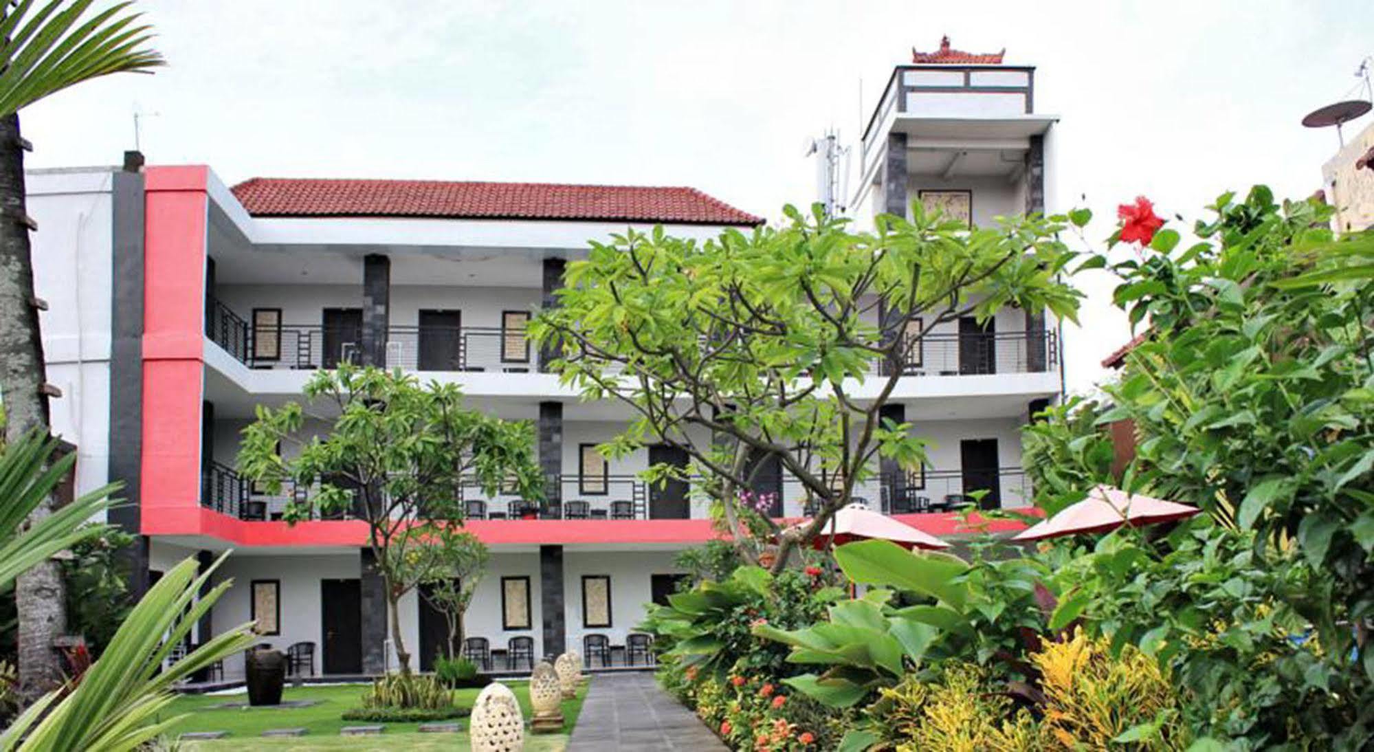 Budhi Hotel Kuta Lombok Exterior foto